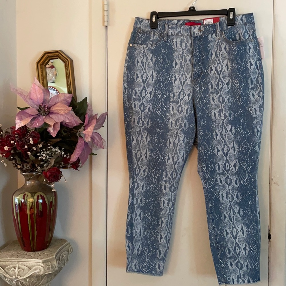 🎊PRICE DROP🎊 New Skinny Crop Jeans🛍